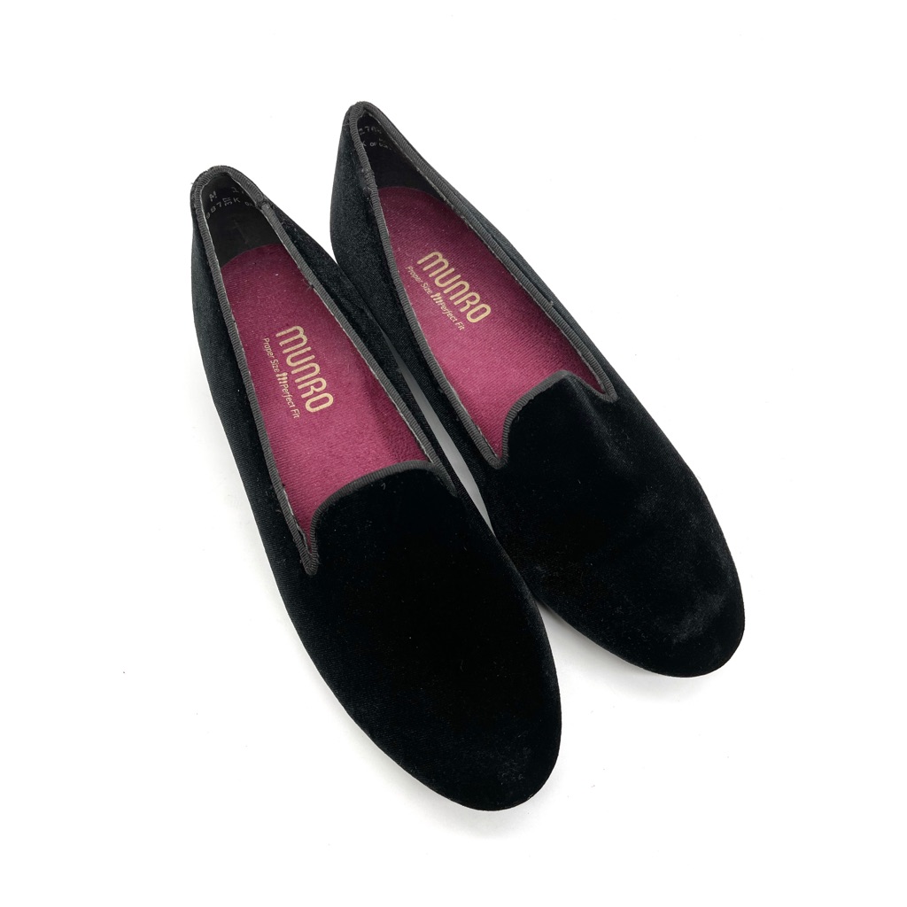 Munro American Brand Black Velvet Cerise Size 7 M Made Usa Removable Footbed